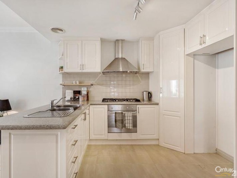 2/86 Elizabeth Street, Newport VIC 3015