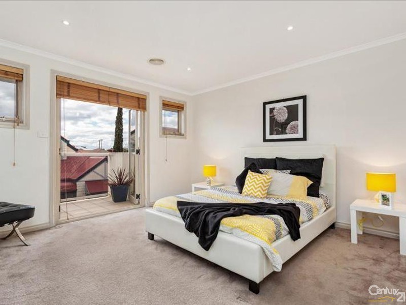 2/86 Elizabeth Street, Newport VIC 3015