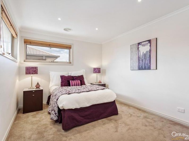 2/86 Elizabeth Street, Newport VIC 3015