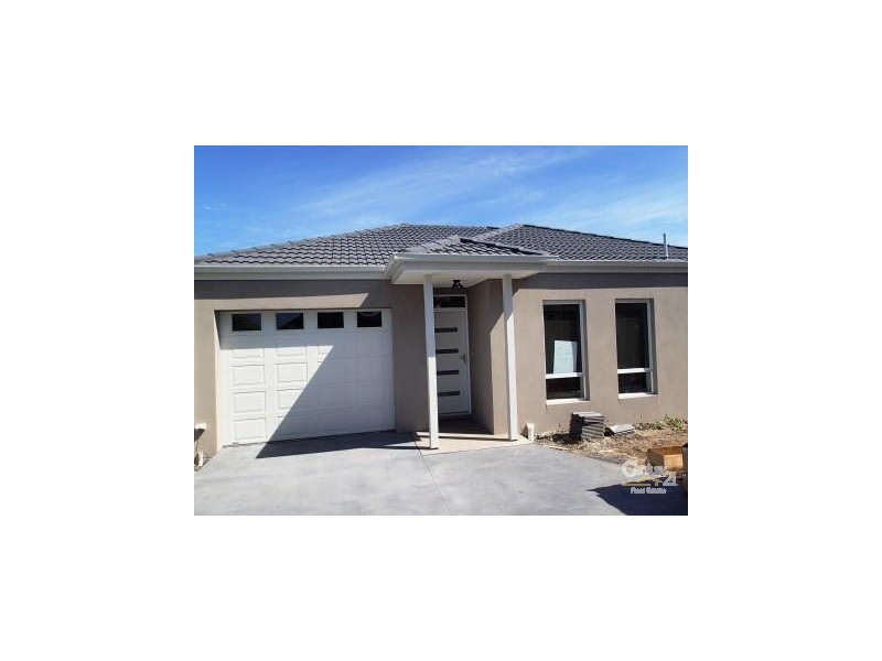 2/33 CARMEN STREET, Newport VIC 3015