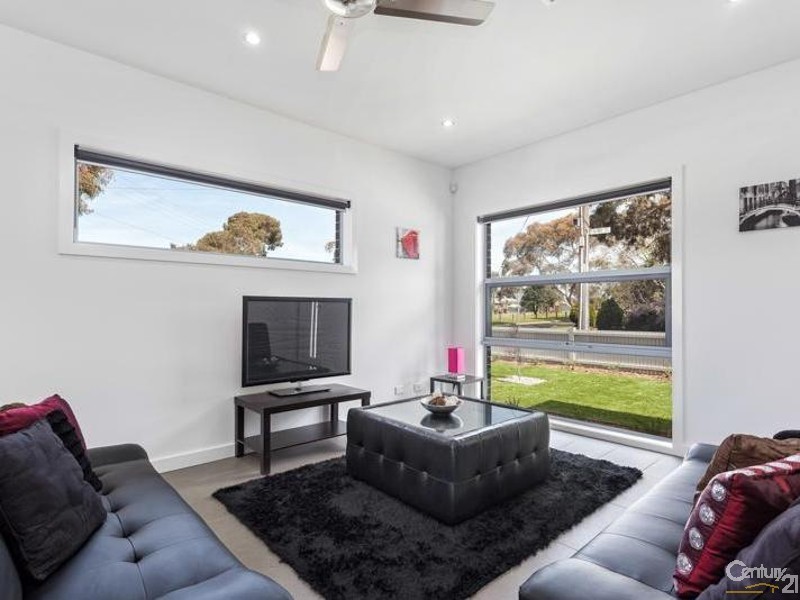 2 Third Avenue, Altona North VIC 3025