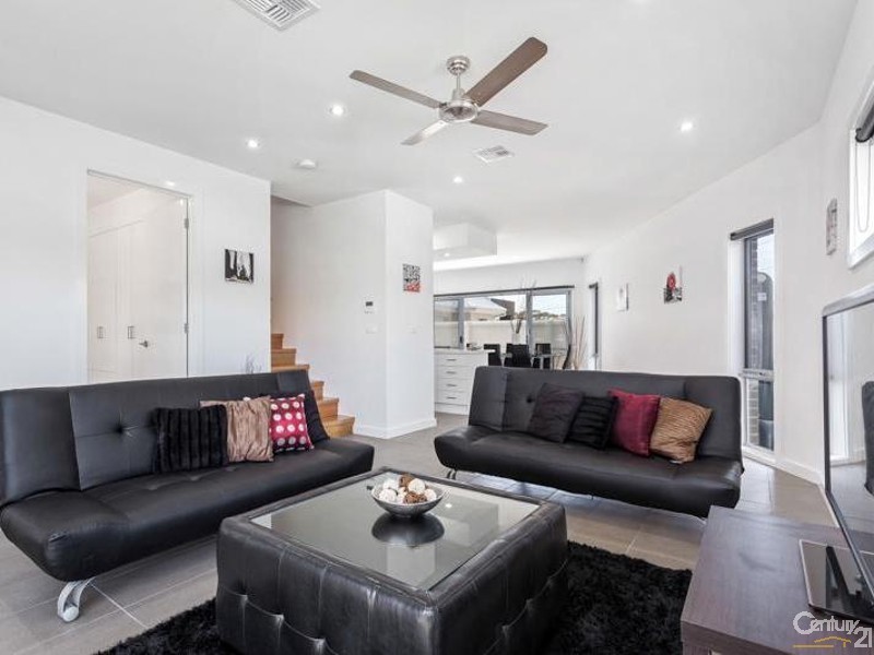 2 Third Avenue, Altona North VIC 3025