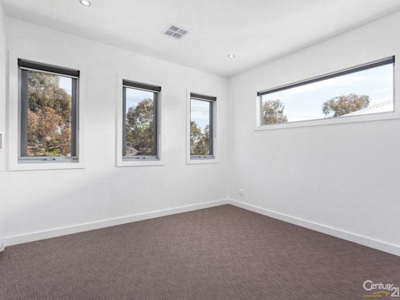 2 Third Avenue, Altona North VIC 3025