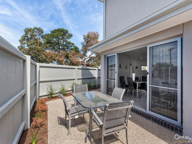 2 Third Avenue, Altona North VIC 3025