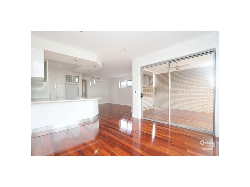 37 MONMOUTH STREET, Newport VIC 3015