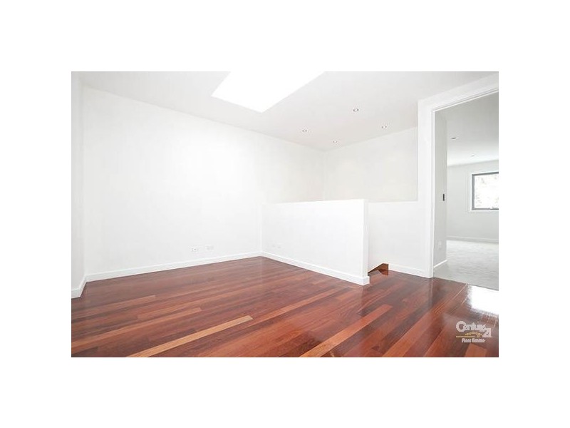 37 MONMOUTH STREET, Newport VIC 3015