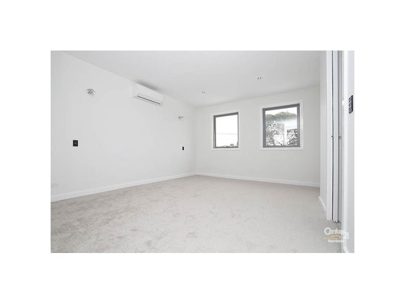 37 MONMOUTH STREET, Newport VIC 3015