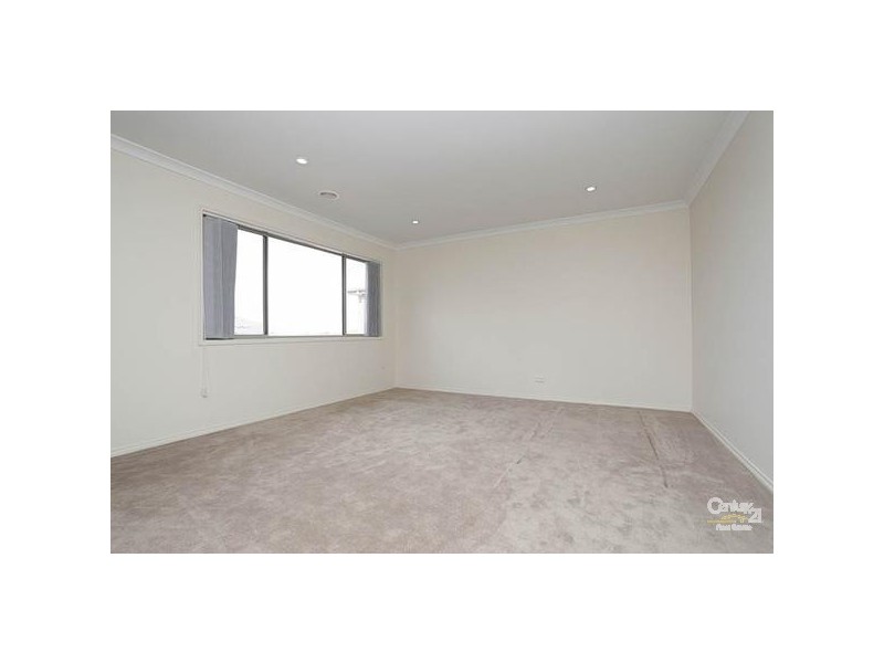 16 CORDNER WAY, Point Cook VIC 3030