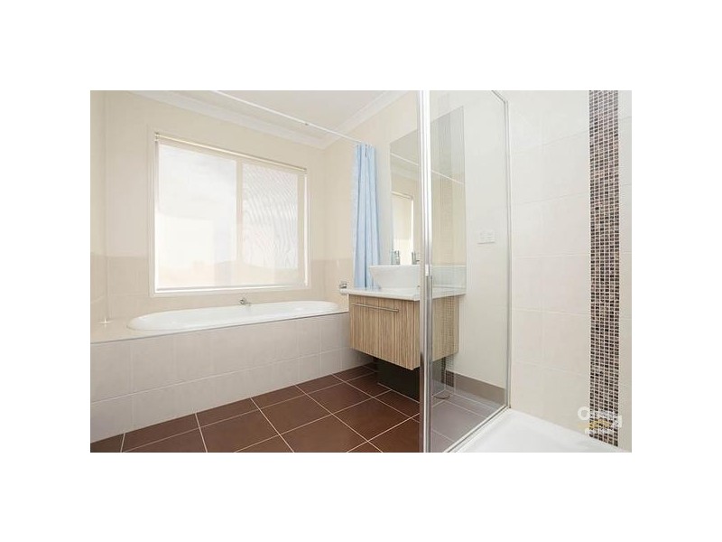 16 CORDNER WAY, Point Cook VIC 3030