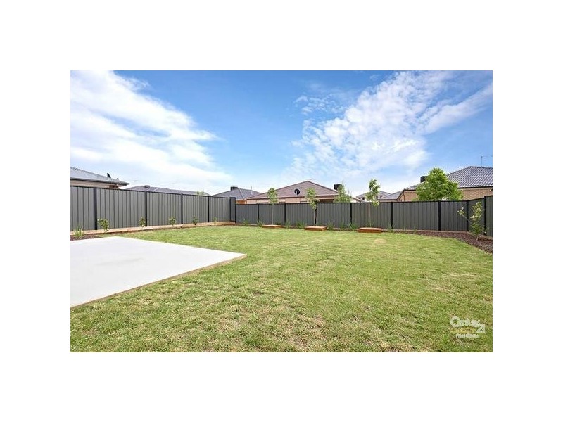 16 CORDNER WAY, Point Cook VIC 3030