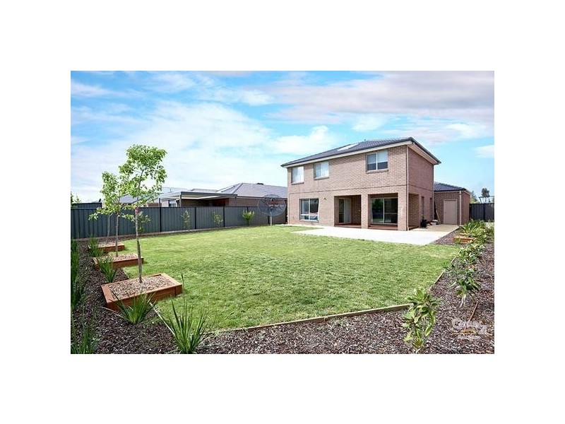 16 CORDNER WAY, Point Cook VIC 3030