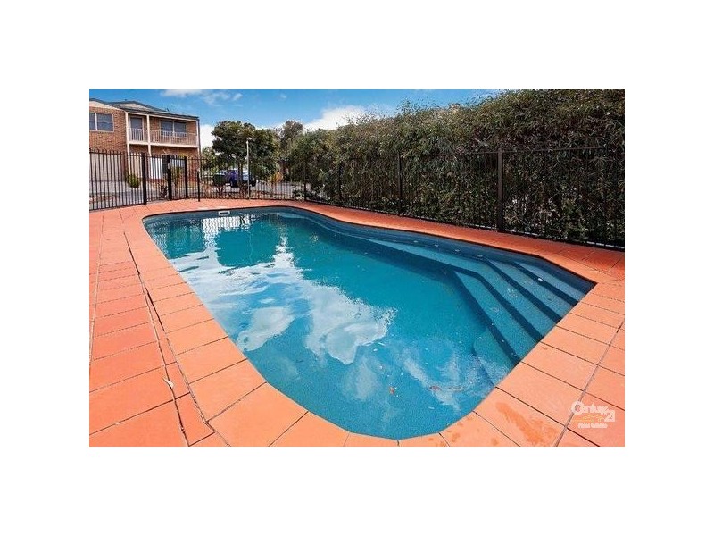 18/14 MICKLETON GROVE, Point Cook VIC 3030