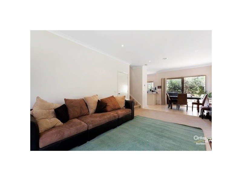 18/14 MICKLETON GROVE, Point Cook VIC 3030