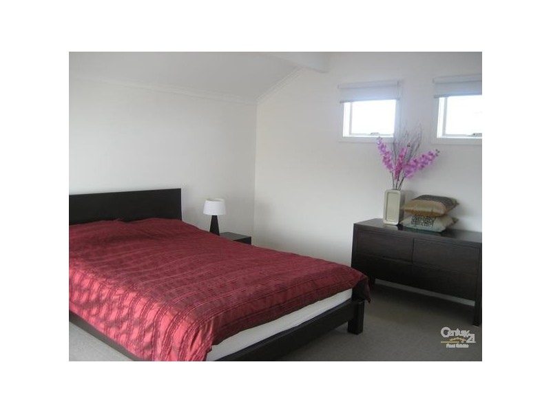 3/180 WOODS STREET, Newport VIC 3015