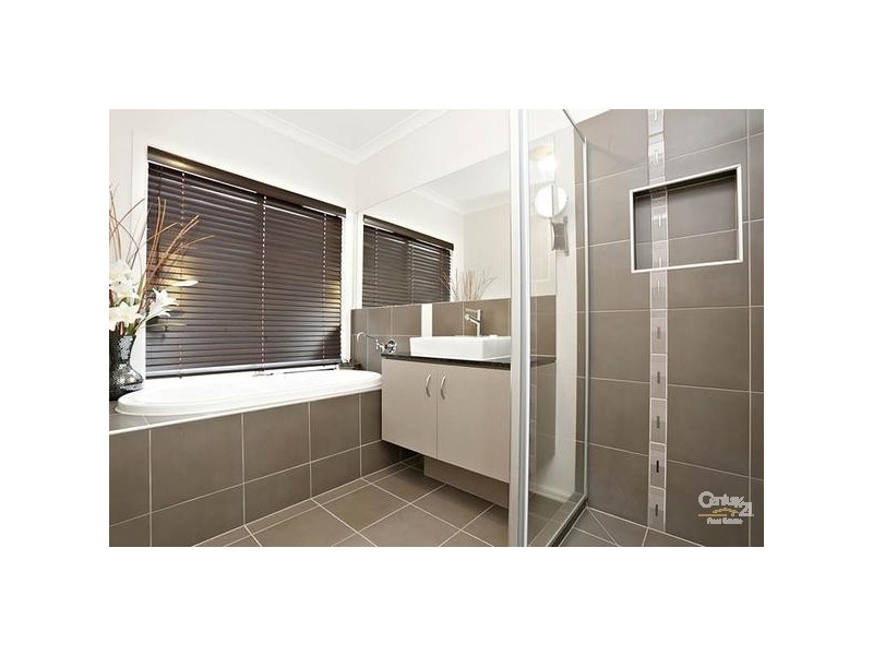 16 IONIAN WAY, Point Cook VIC 3030