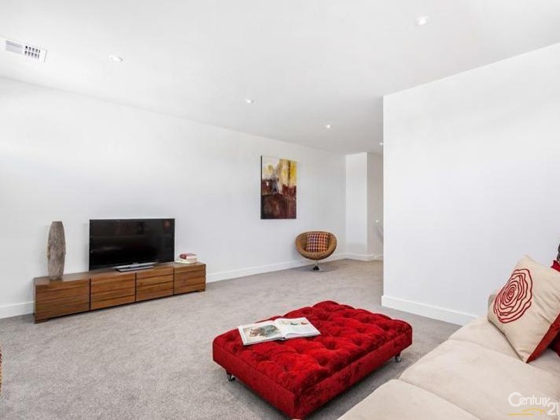 1 and 2/79 Saltley Street, South Kingsville VIC 3015