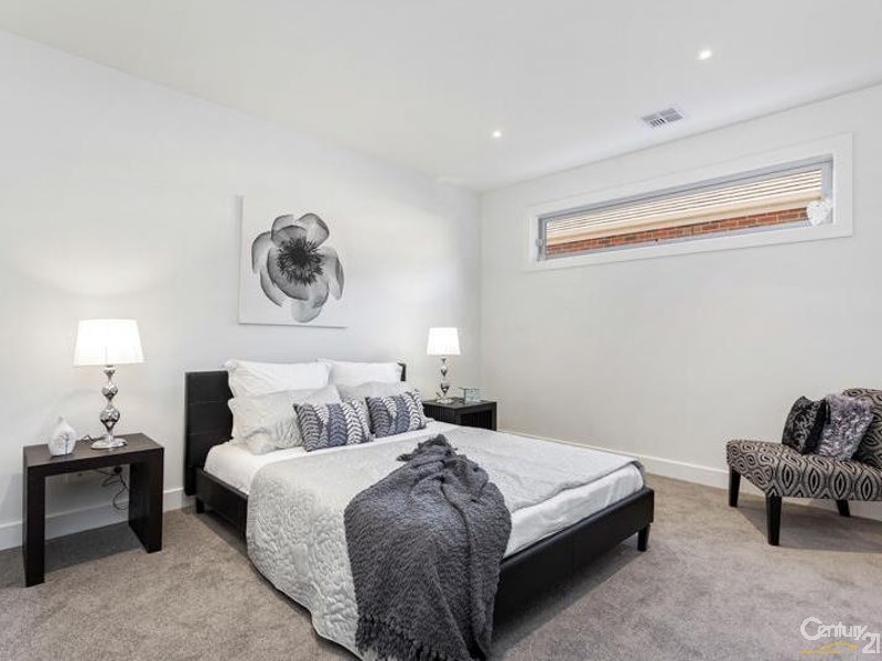 1 and 2/79 Saltley Street, South Kingsville VIC 3015