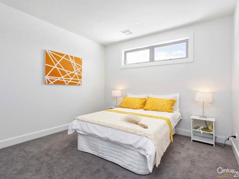 1 and 2/79 Saltley Street, South Kingsville VIC 3015