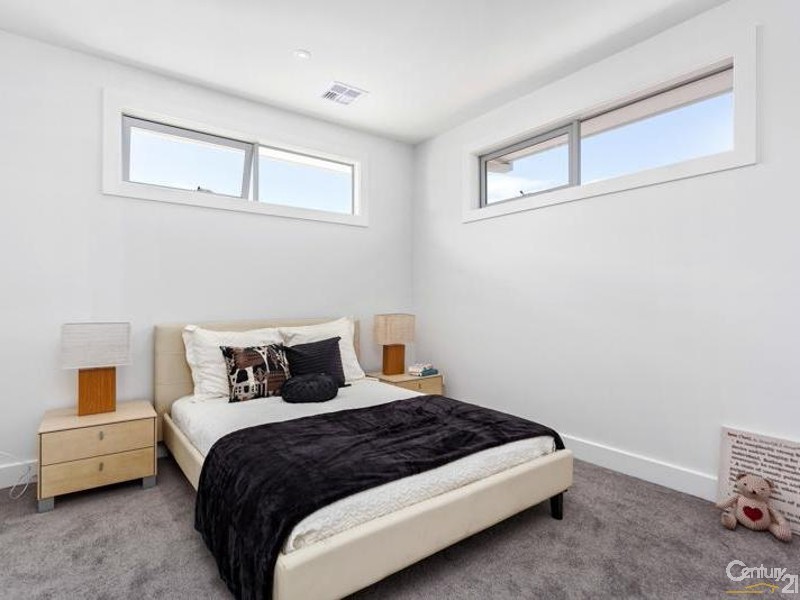 1 and 2/79 Saltley Street, South Kingsville VIC 3015