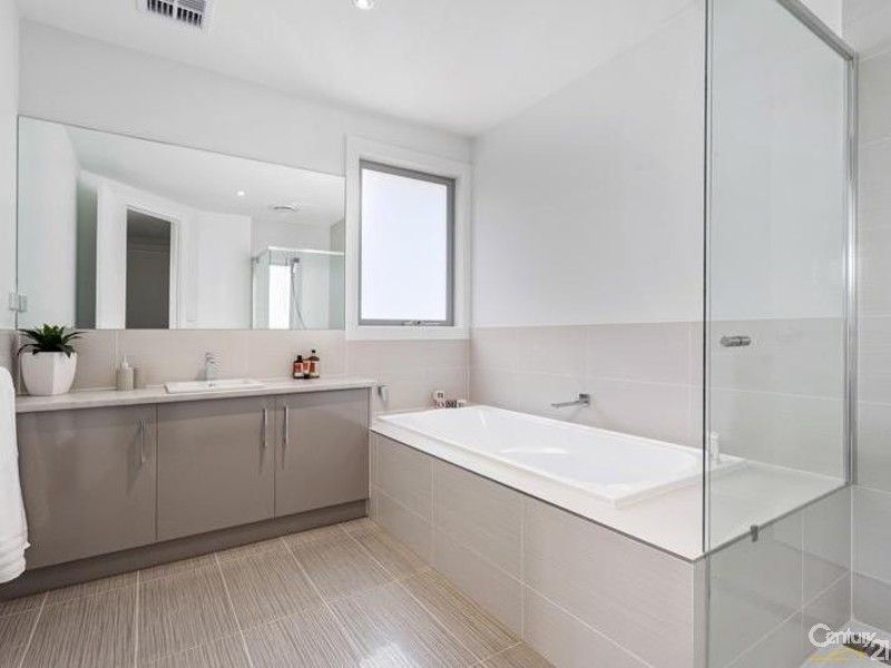 1 and 2/79 Saltley Street, South Kingsville VIC 3015