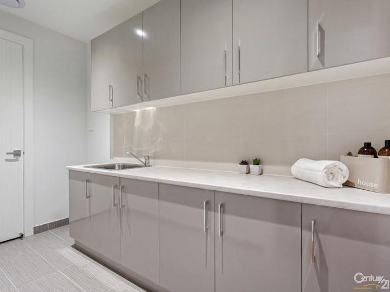 1 and 2/79 Saltley Street, South Kingsville VIC 3015
