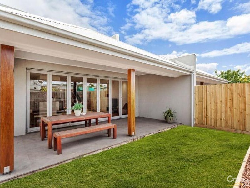 1 and 2/79 Saltley Street, South Kingsville VIC 3015