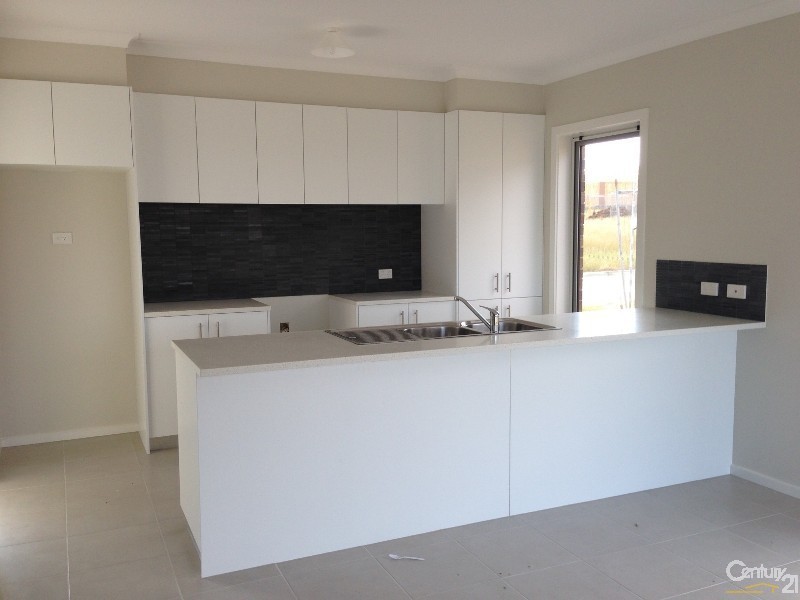 11 BODEGA ST, Waurn Ponds VIC 3216