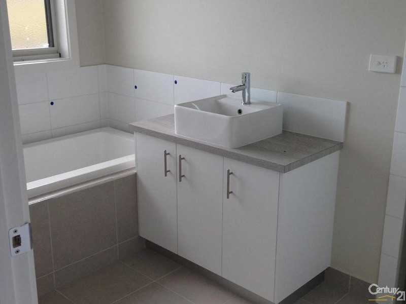 11 BODEGA ST, Waurn Ponds VIC 3216