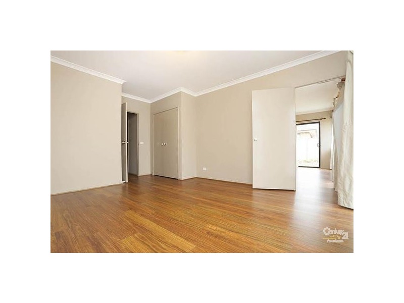 24 BRINDABELLA CHASE, Sanctuary Lakes VIC 3030