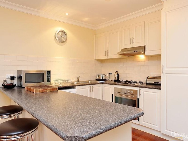 141 JOHNSTON STREET, Newport VIC 3015