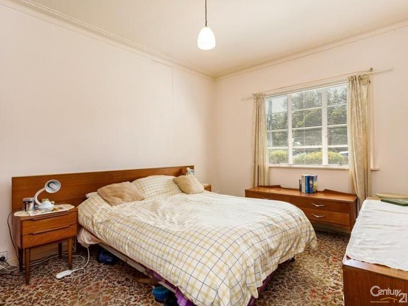 1 Gordon Street, Newport VIC 3015