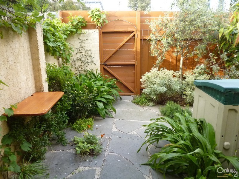 14 ILLAWARRA, Williamstown VIC 3016