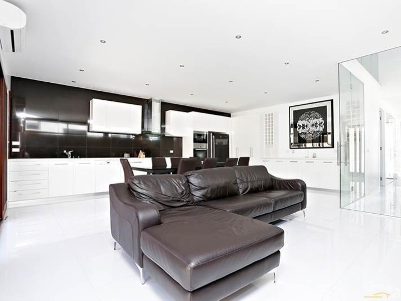 169 JOHN LISTON DRIVE, Newport VIC 3015