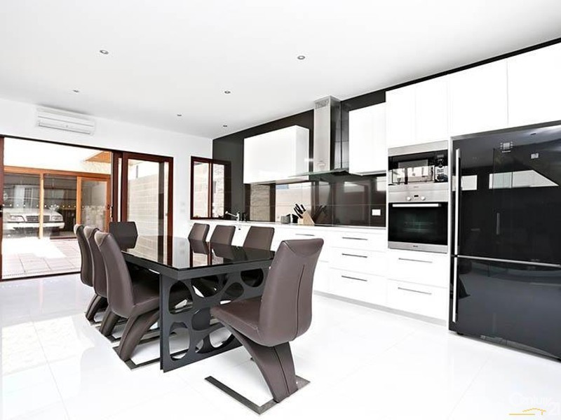 169 JOHN LISTON DRIVE, Newport VIC 3015