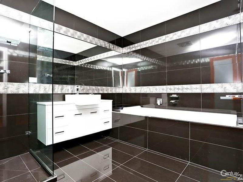 169 JOHN LISTON DRIVE, Newport VIC 3015