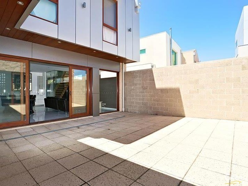 169 JOHN LISTON DRIVE, Newport VIC 3015