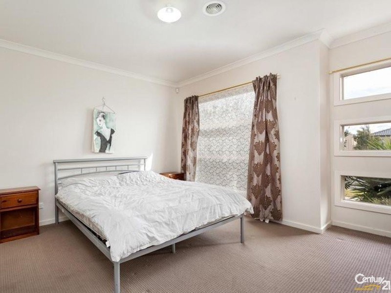 11 BOXGRASS STREET, Point Cook VIC 3030