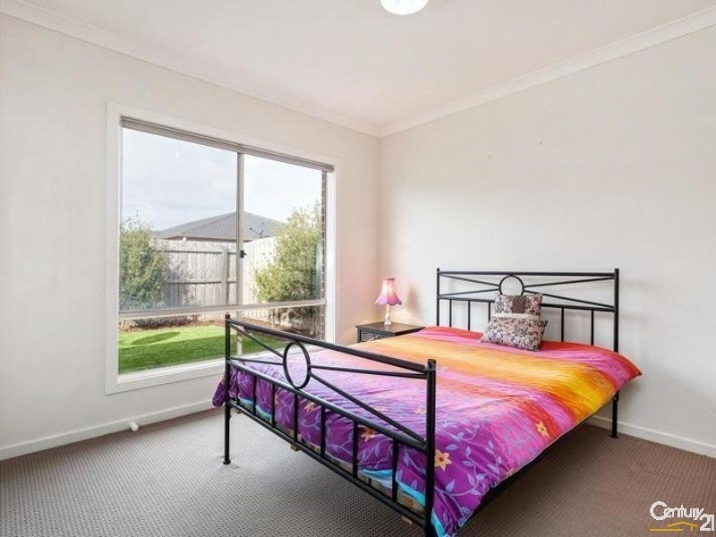 11 BOXGRASS STREET, Point Cook VIC 3030