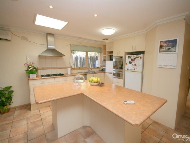 2 FREDERICK COURT, Werribee VIC 3030