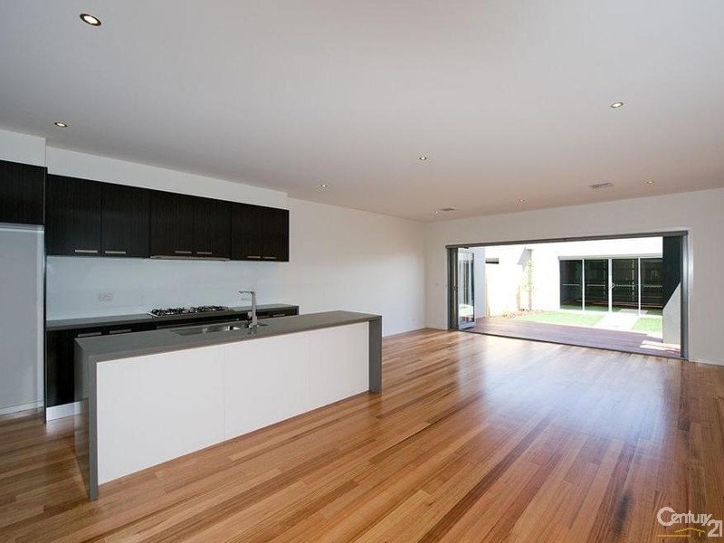 38 Kernot Street, South Kingsville VIC 3015