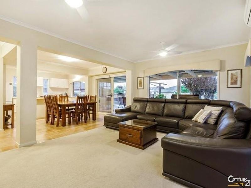 8 ST NICHOLAS COURT, Tarneit VIC 3029