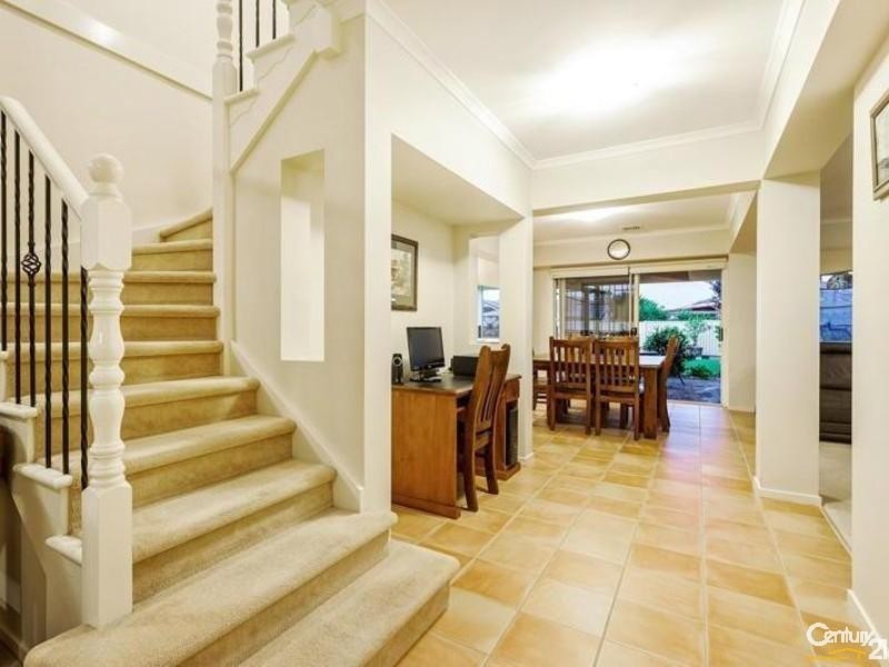 8 ST NICHOLAS COURT, Tarneit VIC 3029