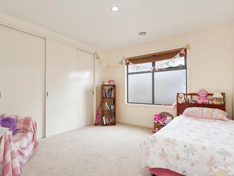 1/24 Junction Street, Newport VIC 3015