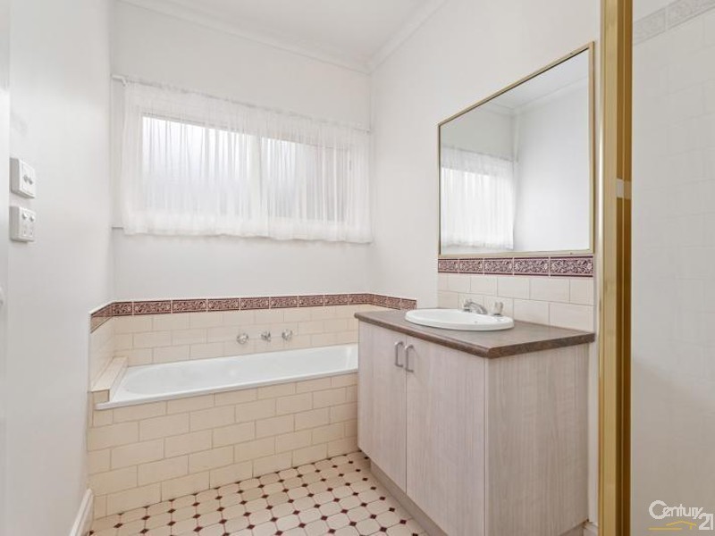 2/60 David Street, Altona VIC 3018