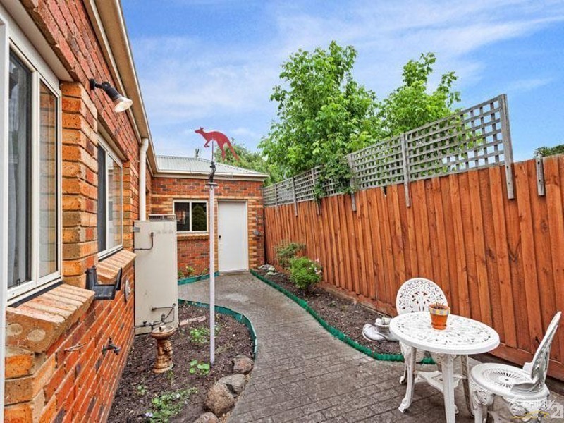 2/60 David Street, Altona VIC 3018