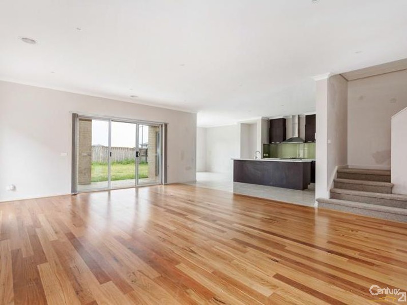 19 Waiben Cres, Point Cook VIC 3030