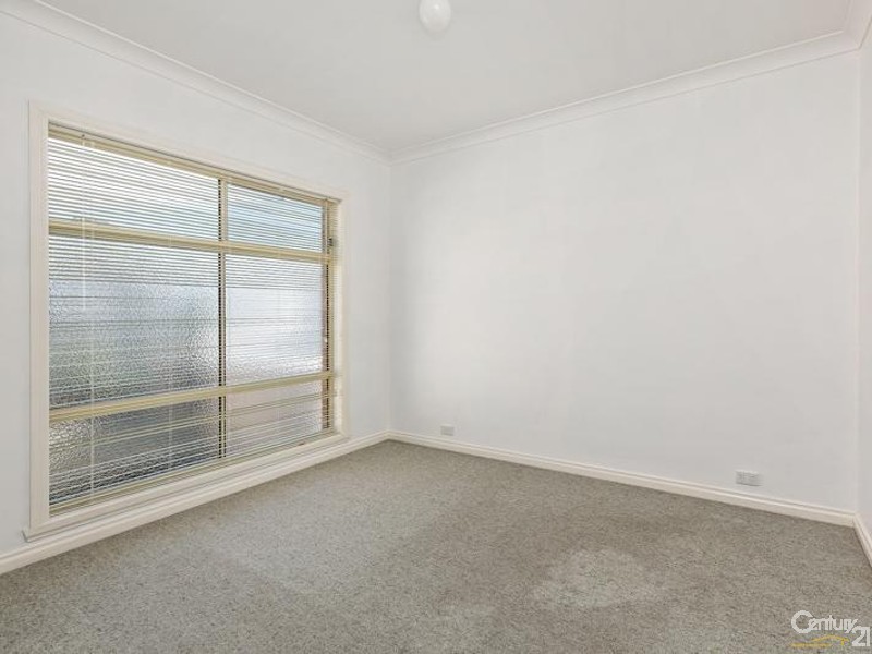 2/70 KOROROIT CREEK ROAD, Williamstown VIC 3016