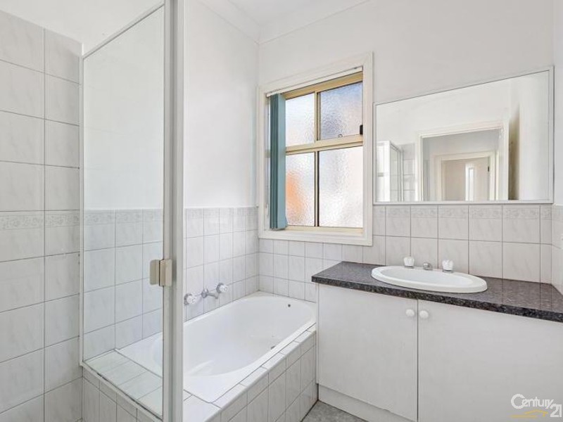 2/70 KOROROIT CREEK ROAD, Williamstown VIC 3016