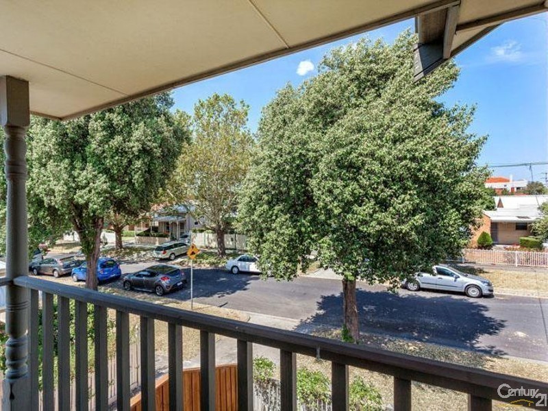 1a BOLTON, Spotswood VIC 3015