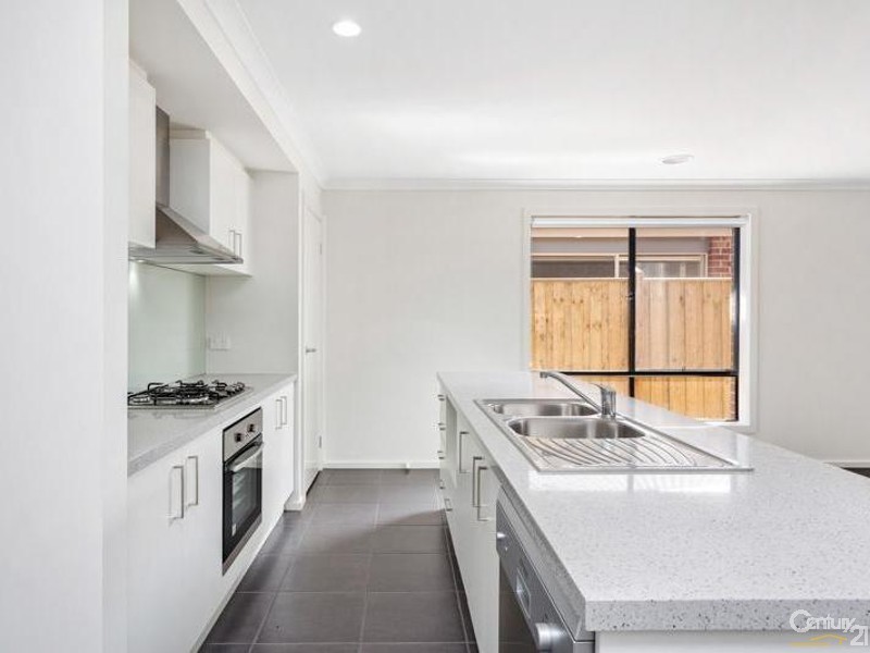 7 ANGLERS AVENUE, Point Cook VIC 3030